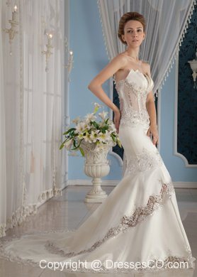 Sexy Mermaid / Trumpet Strapless Court Train Lace and Satin Beading Wedding Dress