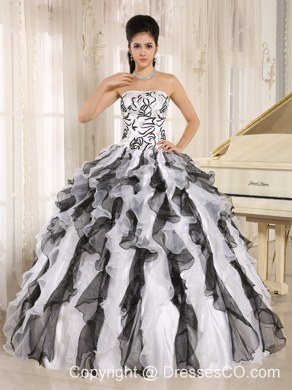Multi-color Embroidery Ruffles Quinceanera Gowns With Strapless