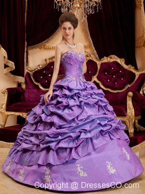 Purple Ball Gown Long Taffeta Appliques Quinceanera Dress