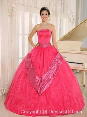 Coral Red Beaded Decorate Quinceanera Gowns With Strapless