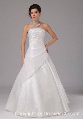 A-line Wedding Dress With Ruching Bodice Organza Long Strapless