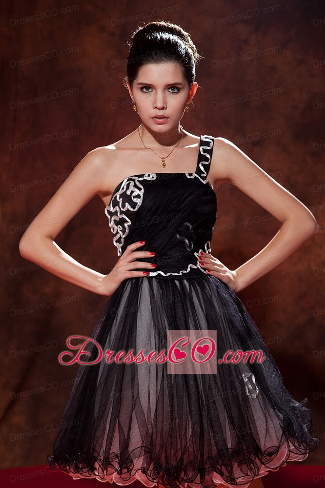 Popular Black Short Prom Dress A-line / Princess One Shoulder Mini-length Organza Ruching