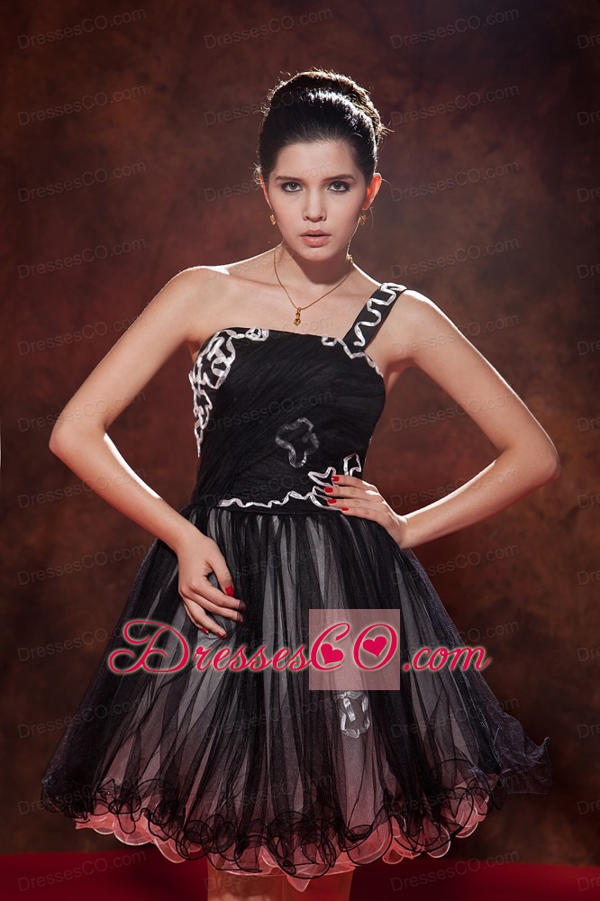 Popular Black Short Prom Dress A-line / Princess One Shoulder Mini-length Organza Ruching