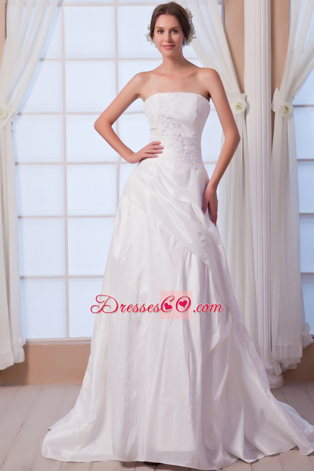 Modest A-line Strapless Court Train Chiffon Appliques Wedding Dress