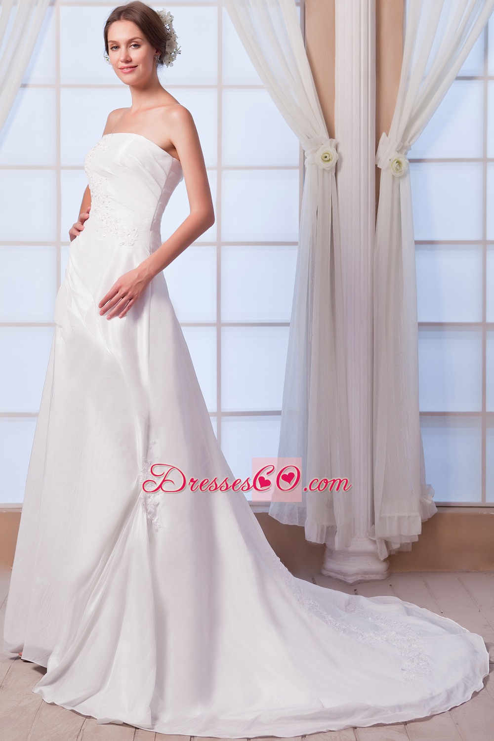 Modest A-line Strapless Court Train Chiffon Appliques Wedding Dress