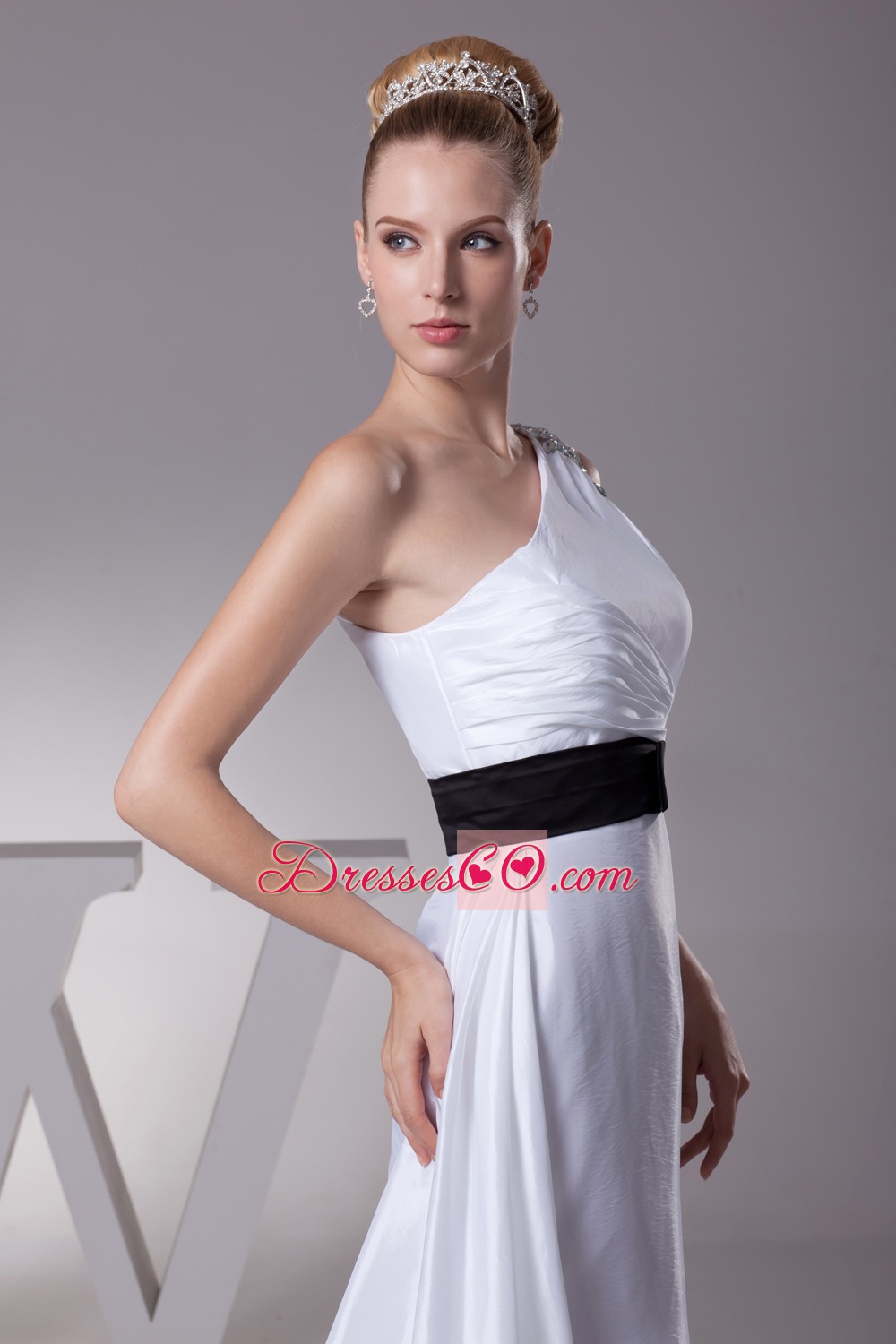 Beading A-Line Brush Train One Shoulder Wedding Dress