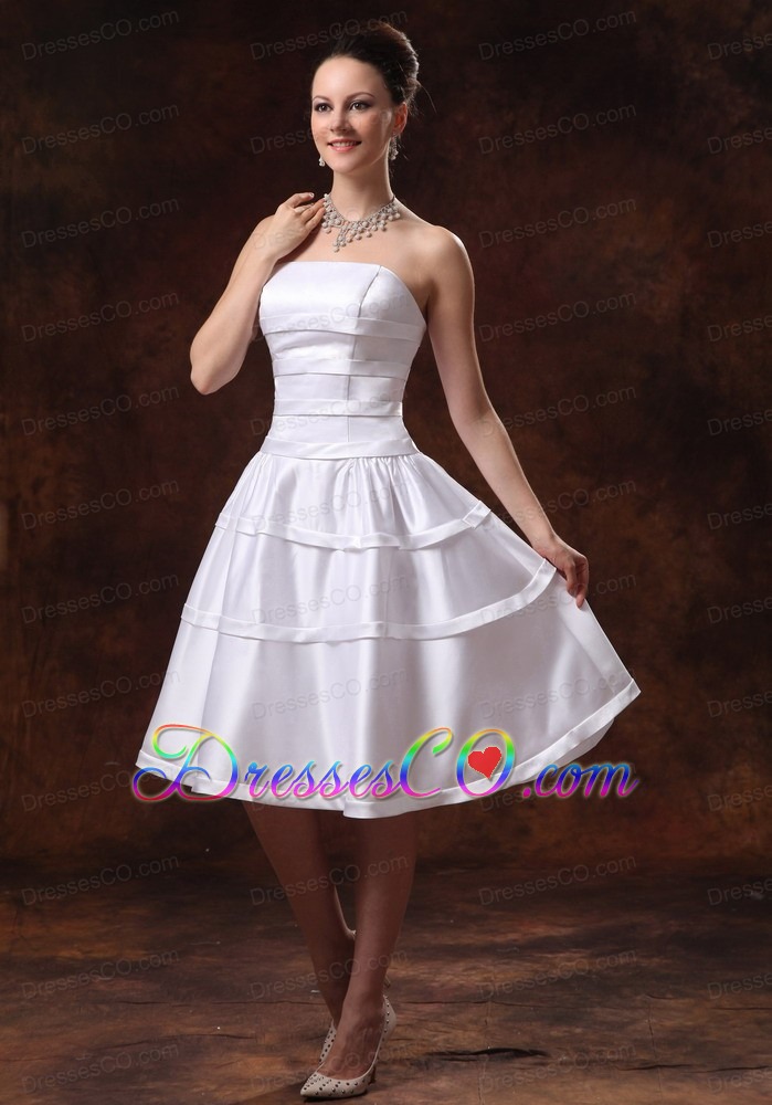 Simple Taffeta A-line Knee-length Wedding Dress For Custom Made