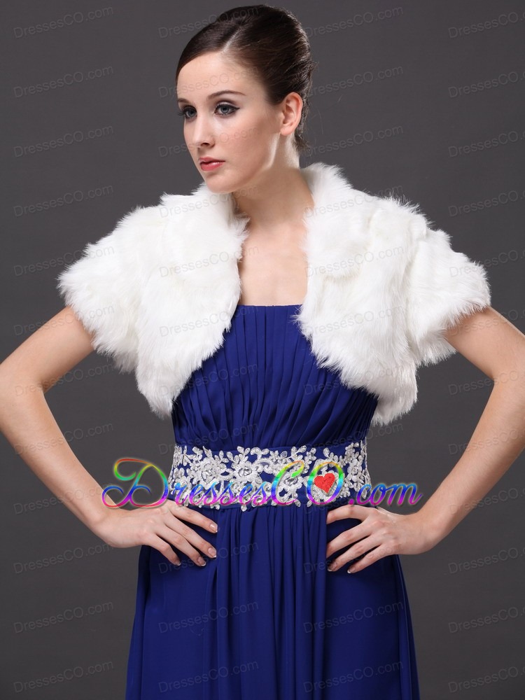 Faux Fur V-Neck Fashionable Wedding Short Sleeves Prom Jacket White