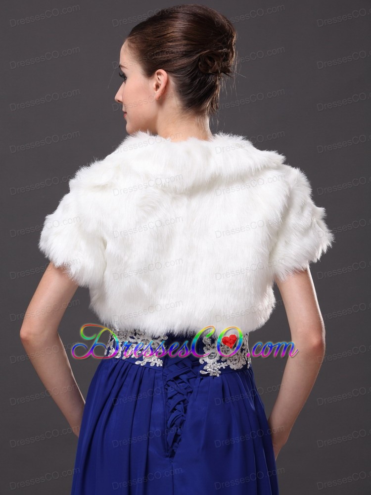 Faux Fur V-Neck Fashionable Wedding Short Sleeves Prom Jacket White