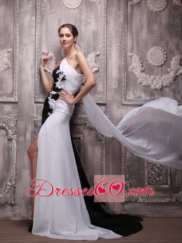 White and Black Empire One Shoulder Watteau Train Chiffon Hand made Flowers Prom Dress