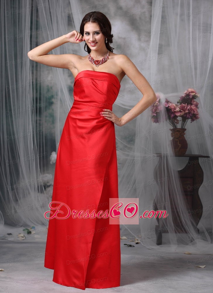 Red Elegant Bridesmaid Dress Column / Sheath Strapless Satin Long