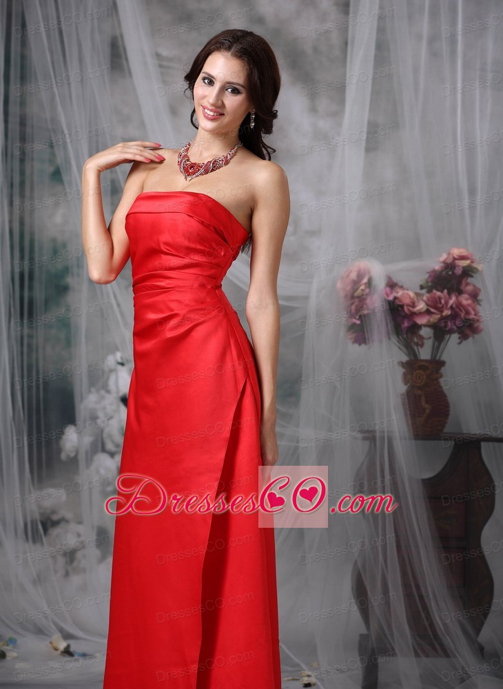 Red Elegant Bridesmaid Dress Column / Sheath Strapless Satin Long