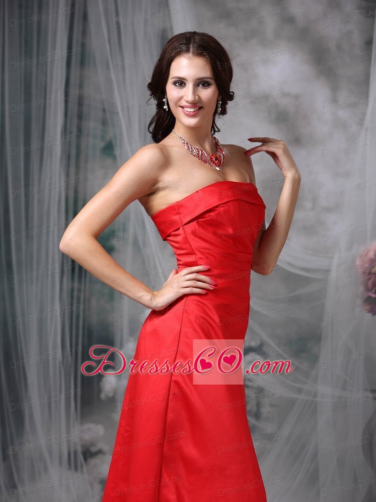 Red Elegant Bridesmaid Dress Column / Sheath Strapless Satin Long